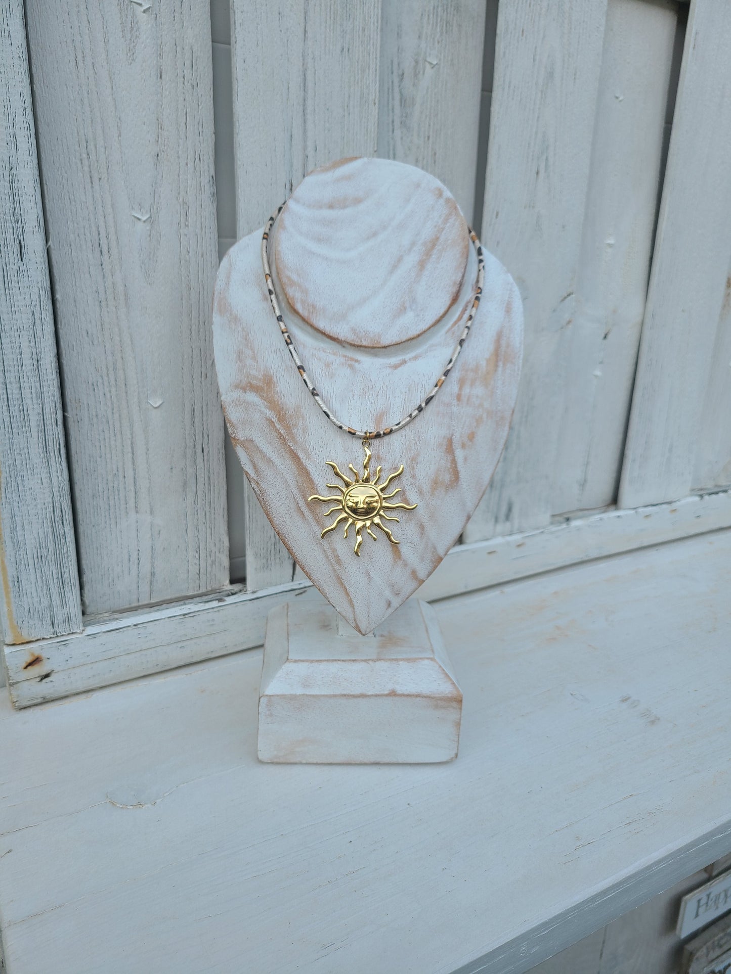 Collier soleil léopard